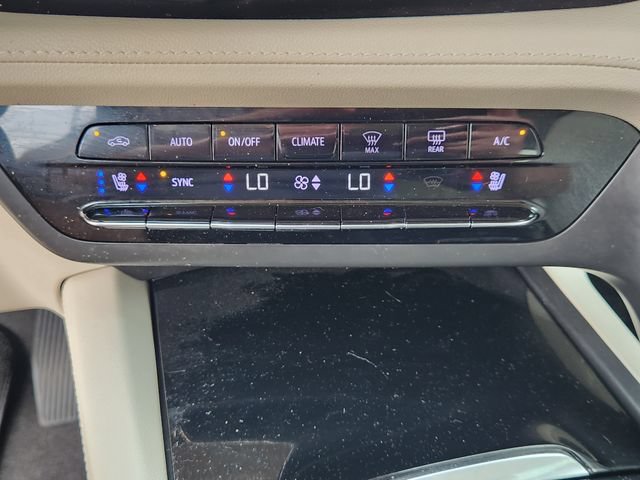 Used 2023 Buick Envision Avenir FWD image 18