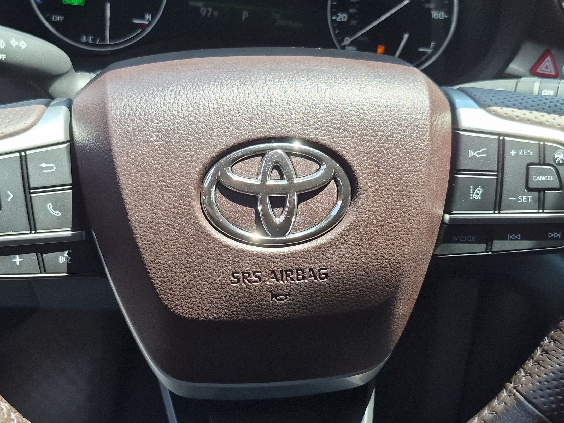 Used 2024 Toyota Sienna Platinum FWD image 18