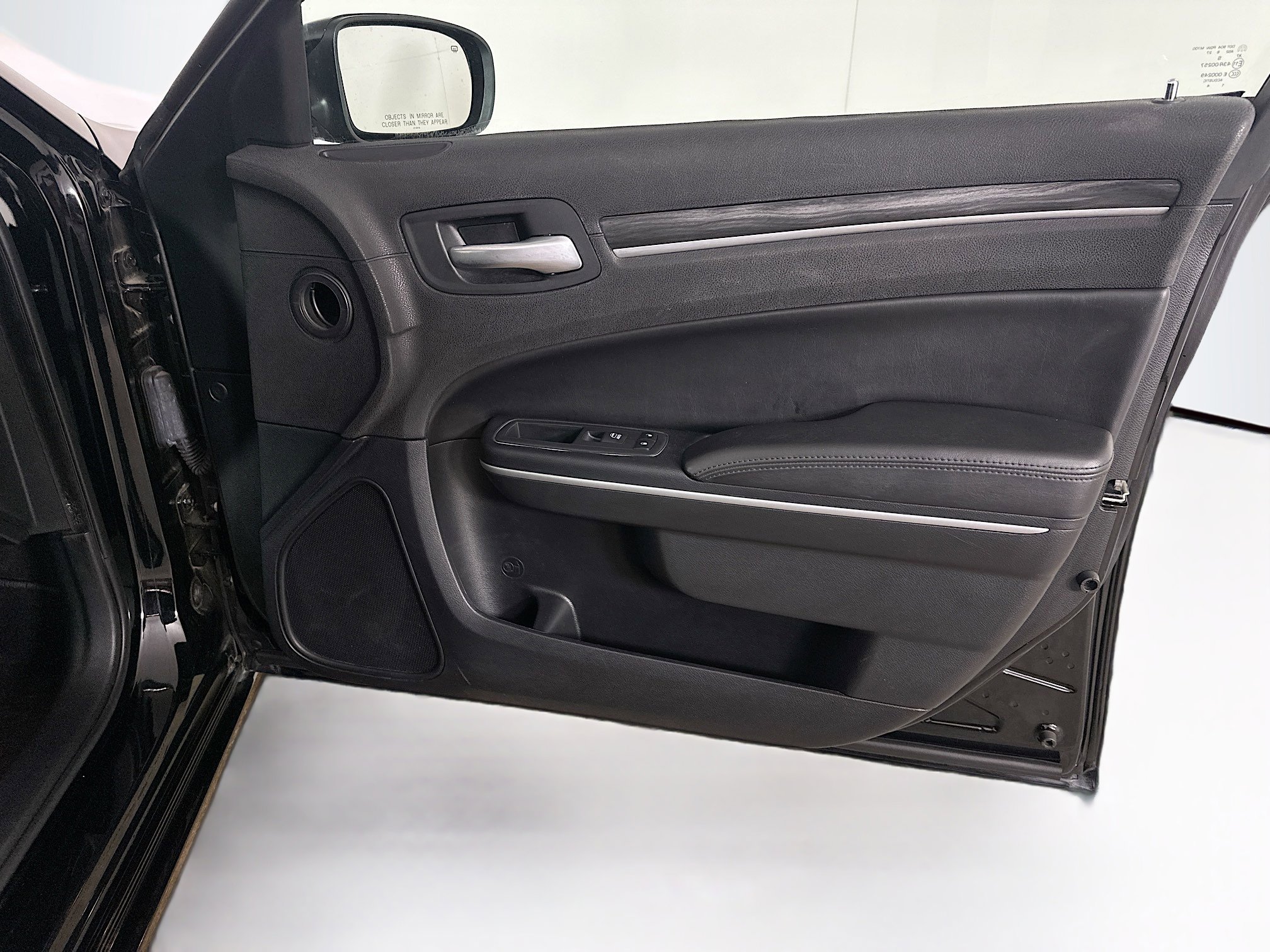 Used 2019 Chrysler 300 Touring w/ Sport Appearance Package image 30