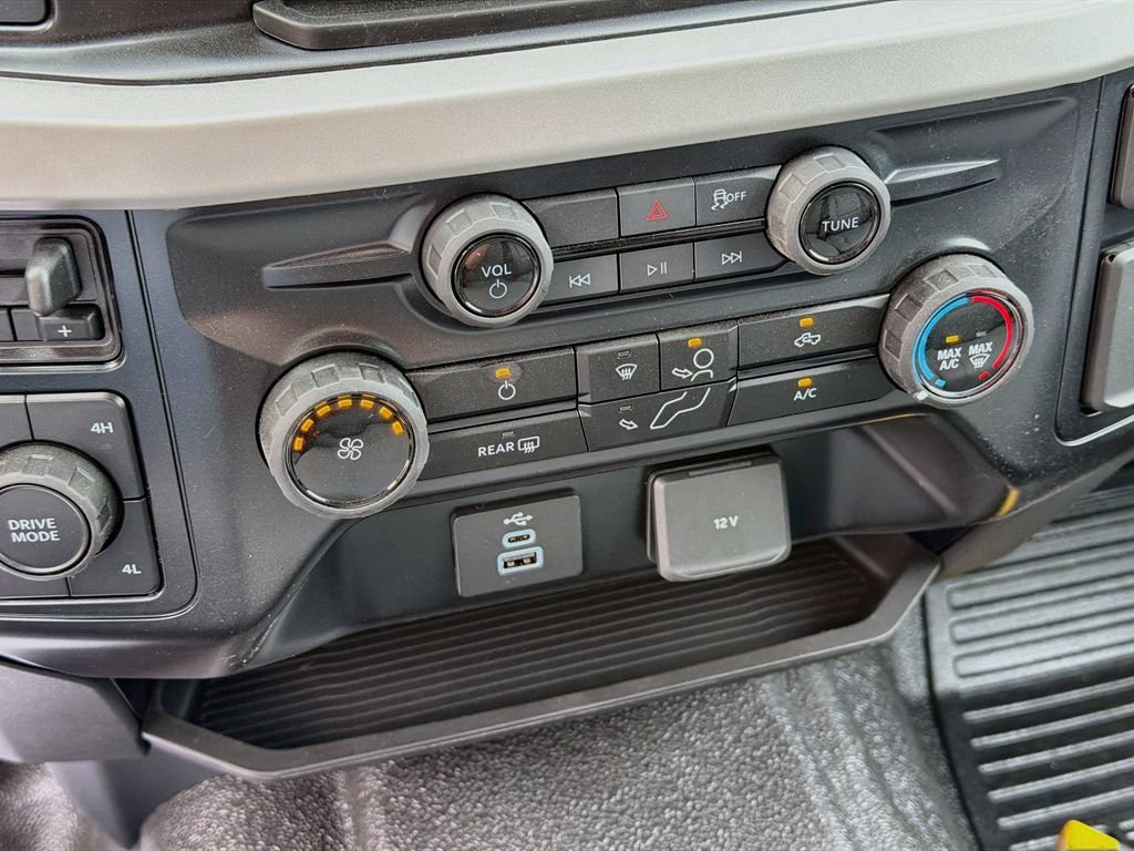 New 2026 Ford F550 4x4 Crew Cab image 31