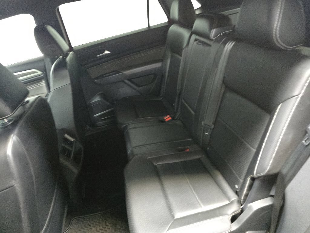 Used 2022 Volkswagen Atlas Cross Sport SE w/ Black Wheel Package AWD/4WD image 31