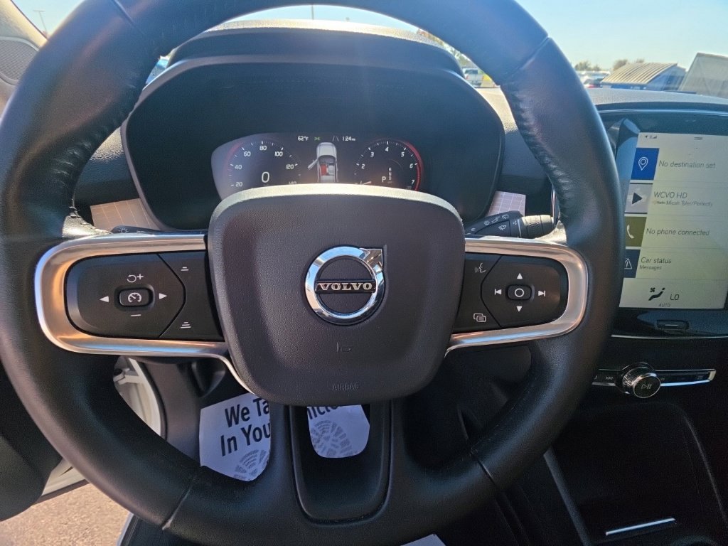 Used 2020 Volvo XC40 T4 Momentum FWD image 19
