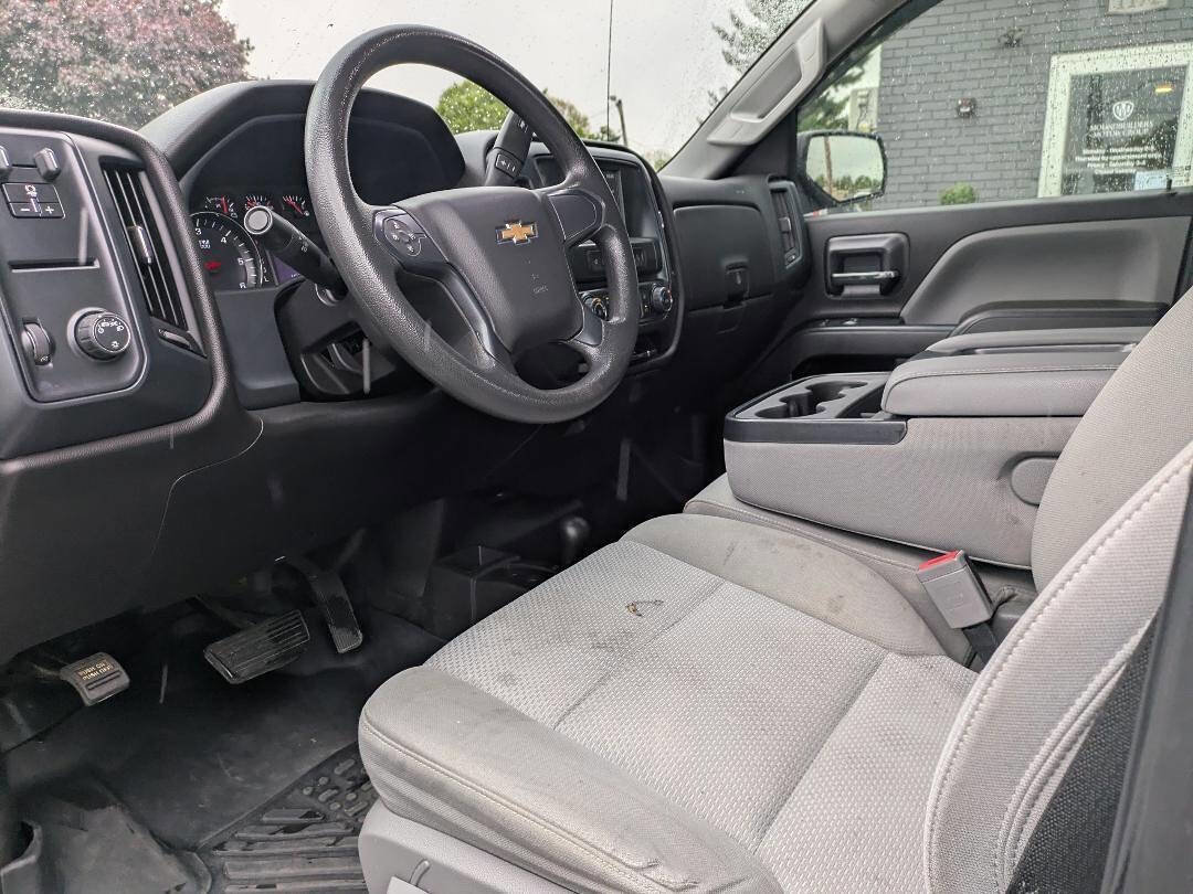 Used 2018 Chevrolet Silverado 1500 W/T w/ Trailering Package AWD/4WD image 12