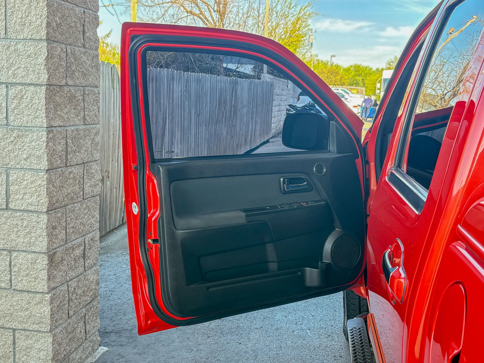 Used 2010 GMC Canyon SLE image 17