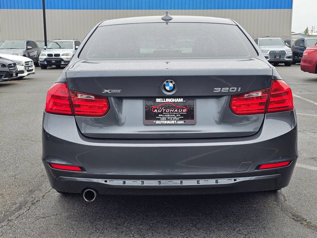Used 2015 BMW 320i xDrive Sedan AWD/4WD image 4