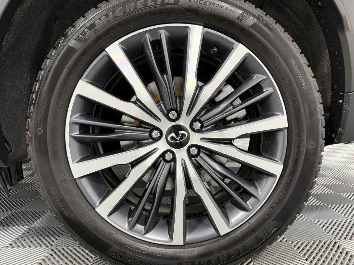 Used 2022 INFINITI QX60 Sensory image 41