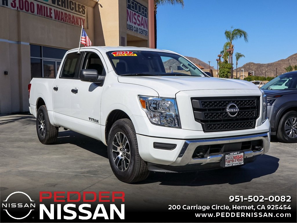Used 2023 Nissan Titan SV video 1