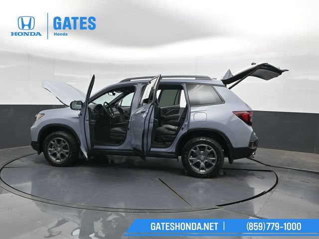 Certified 2025 Honda Passport TrailSport image 57