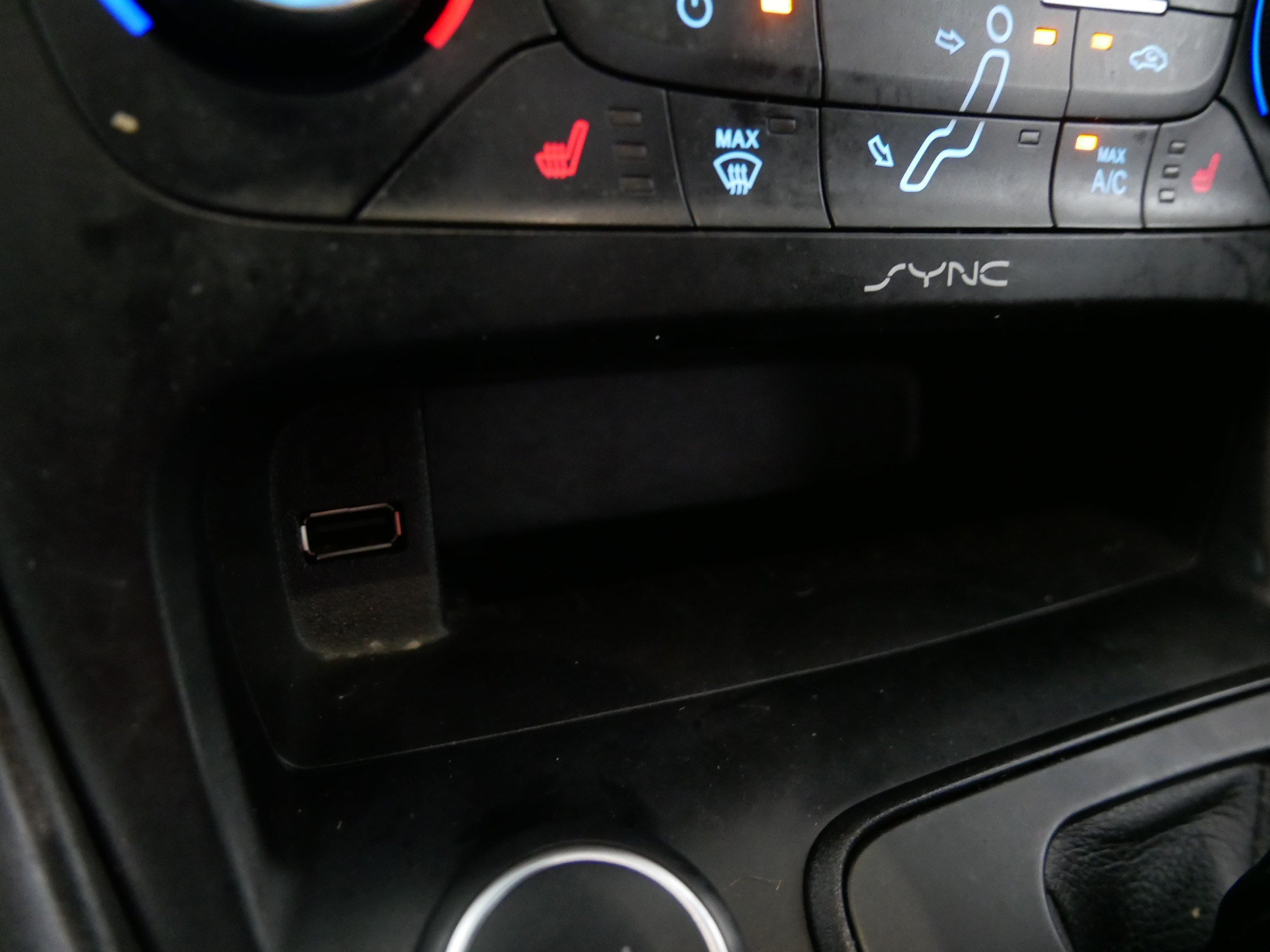 Used 2017 Ford Focus SEL w/ Cold Weather Package FWD image 30