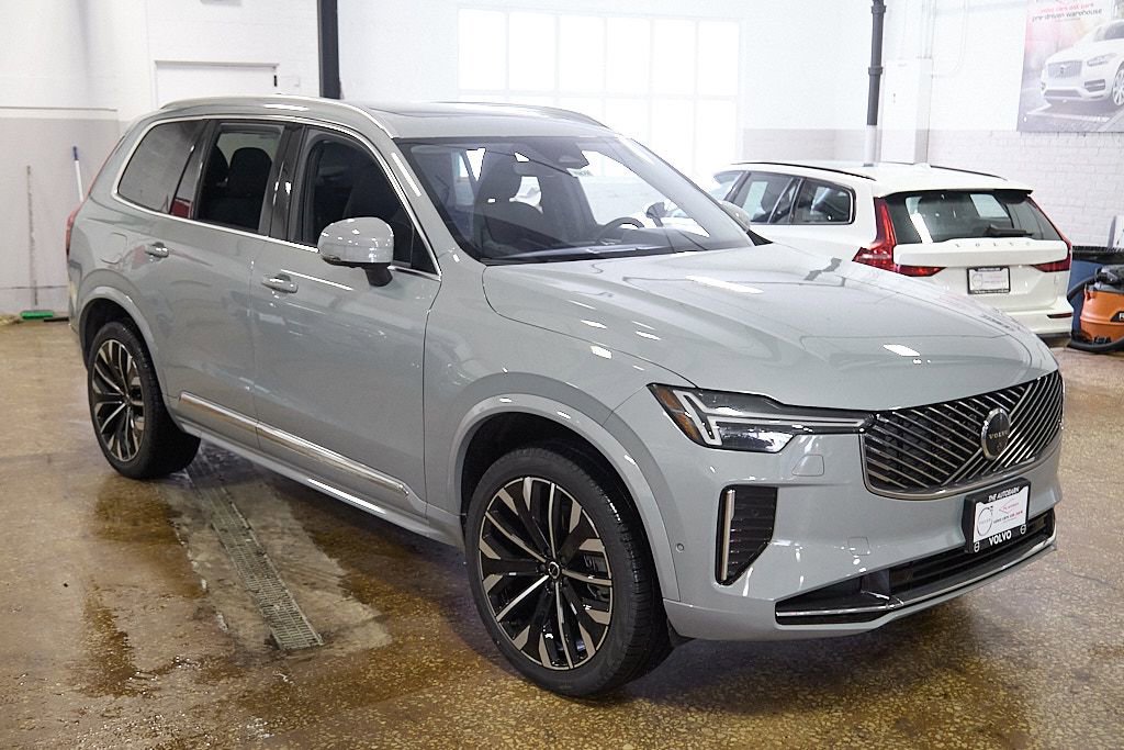 New 2026 Volvo XC90 T8 Plus w/ Protection Package image 4