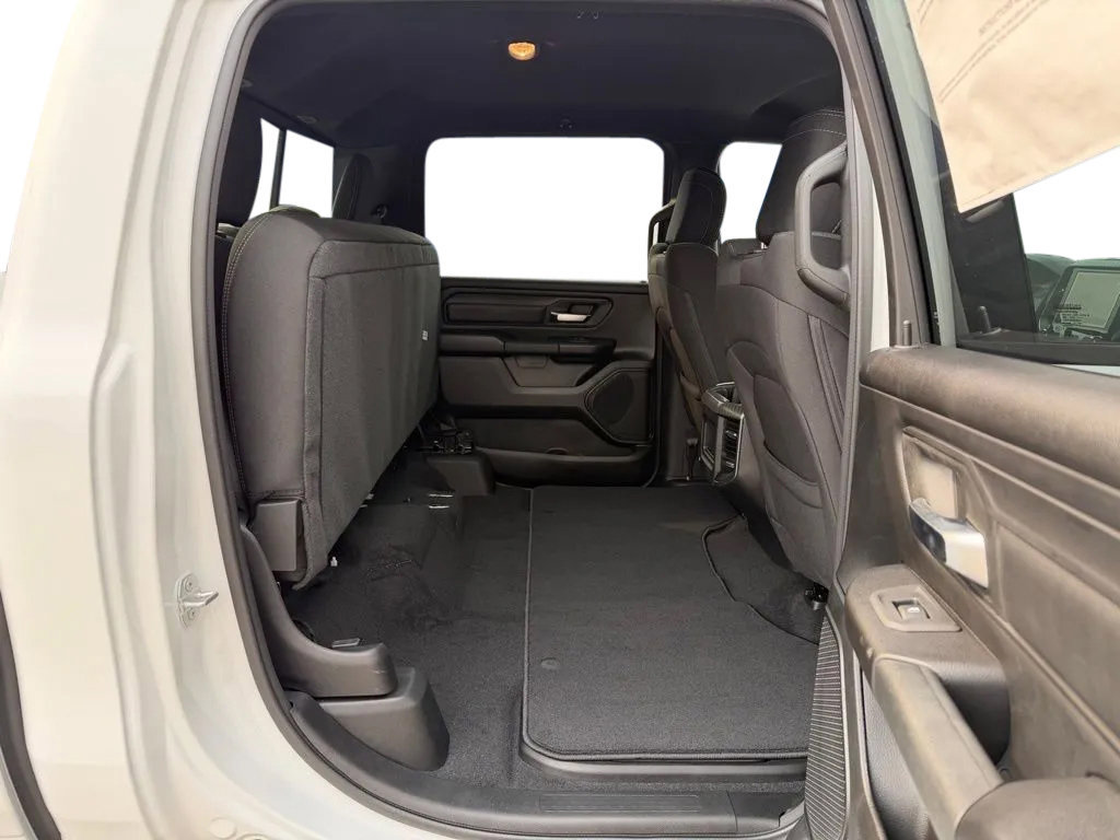 New 2026 RAM 1500 Express AWD/4WD image 21