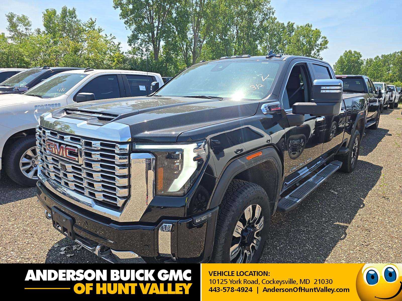 Used 2025 GMC Sierra 2500 Denali AWD/4WD image 1