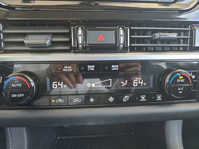 Used 2025 Nissan Pathfinder SV image 4