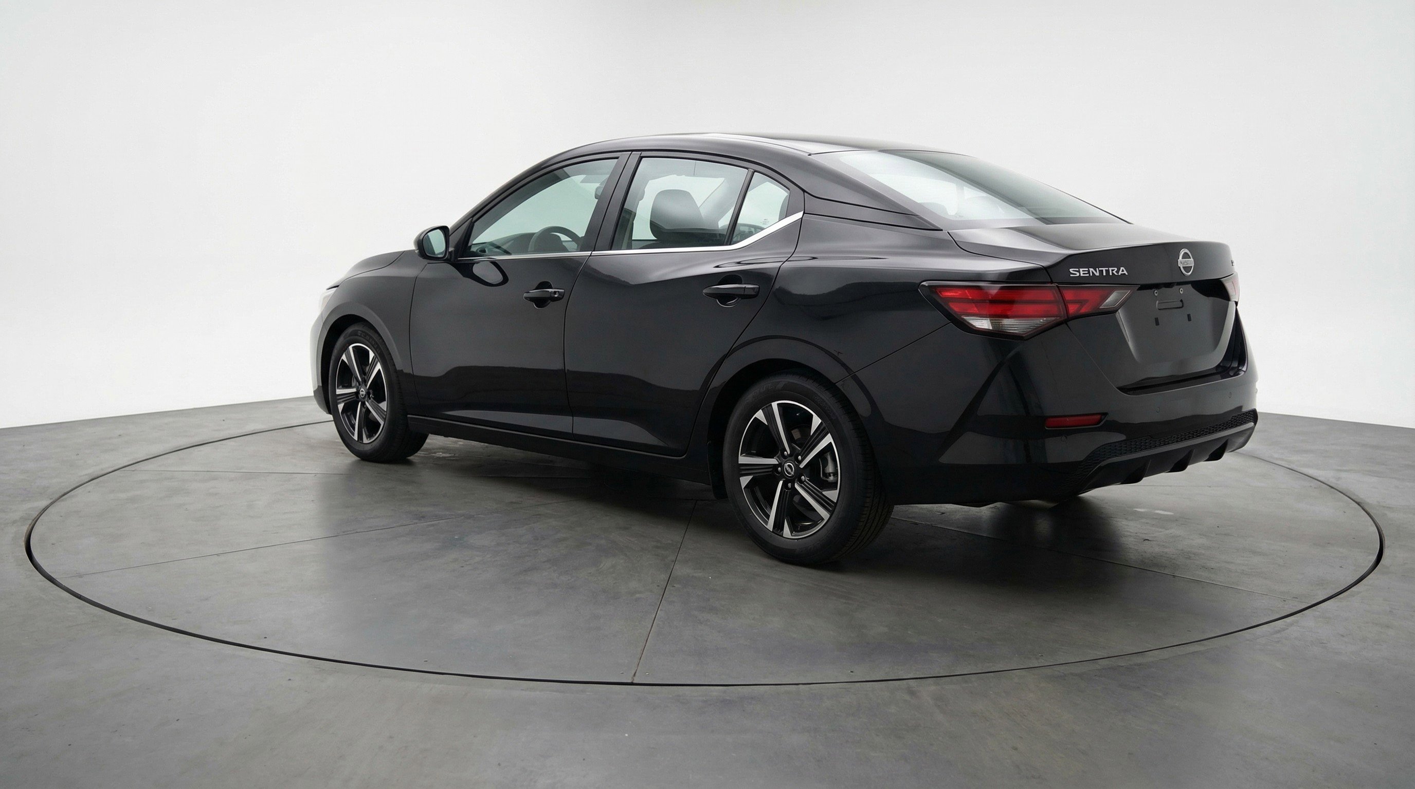 Used 2025 Nissan Sentra SV image 6