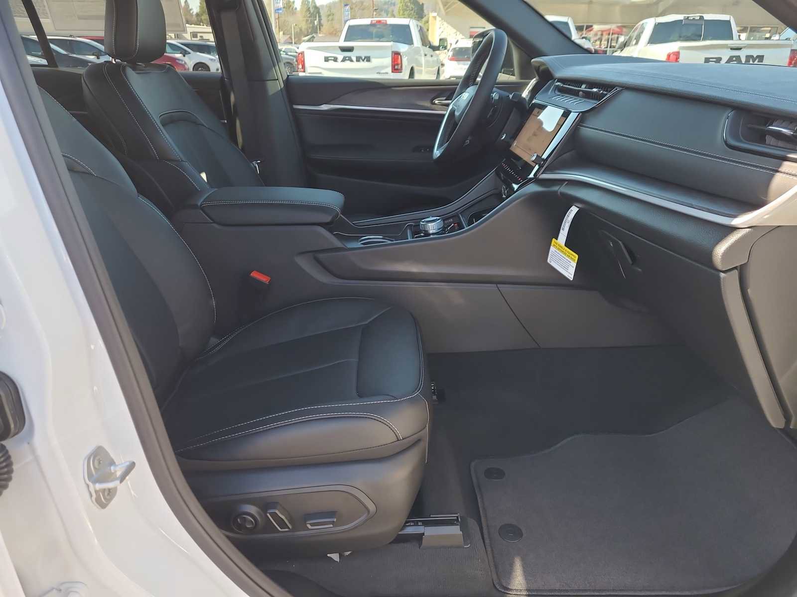 New 2026 Jeep Grand Cherokee Limited AWD/4WD image 22