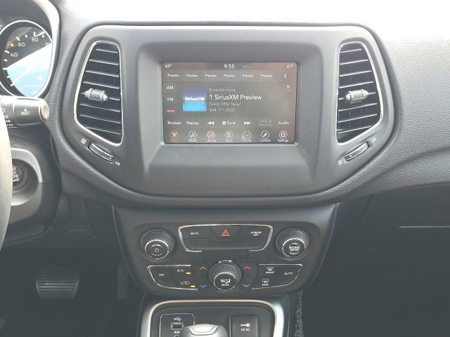 Used 2017 Jeep Compass Latitude w/ Popular Equipment Group FWD image 19