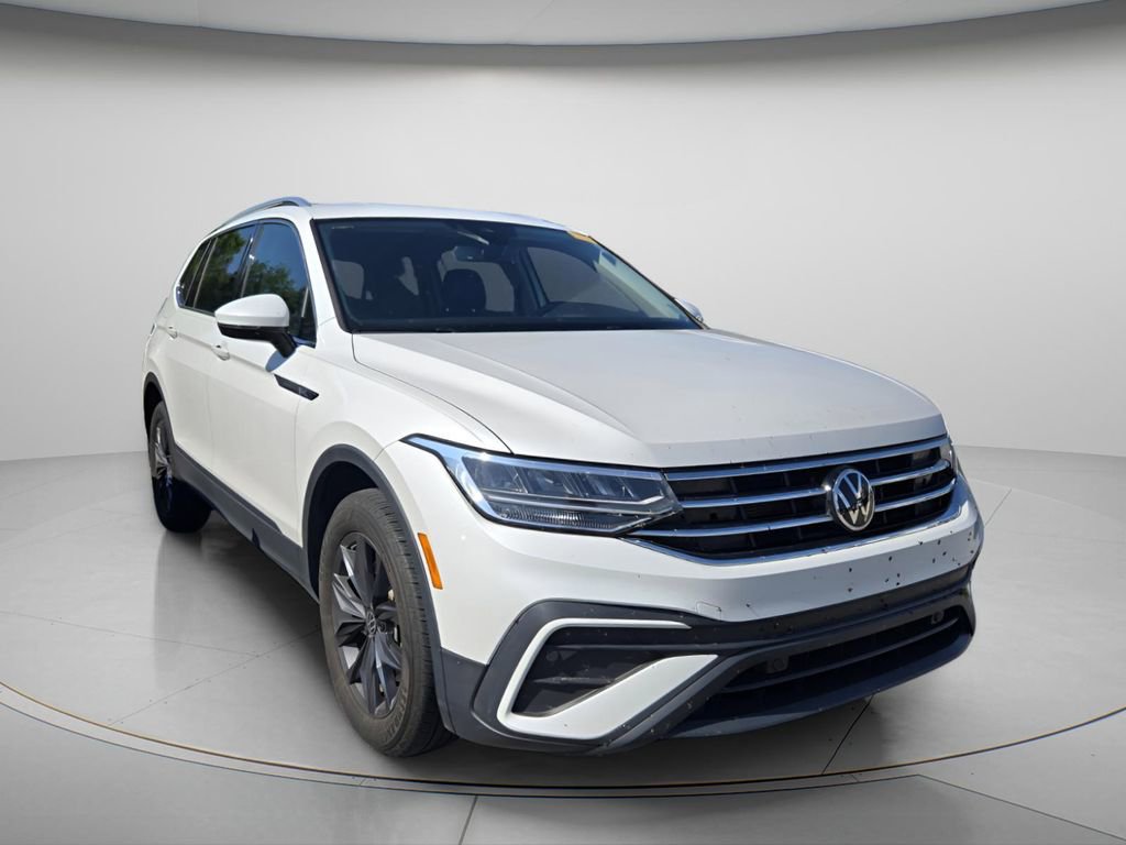 Used 2023 Volkswagen Tiguan SE FWD image 4