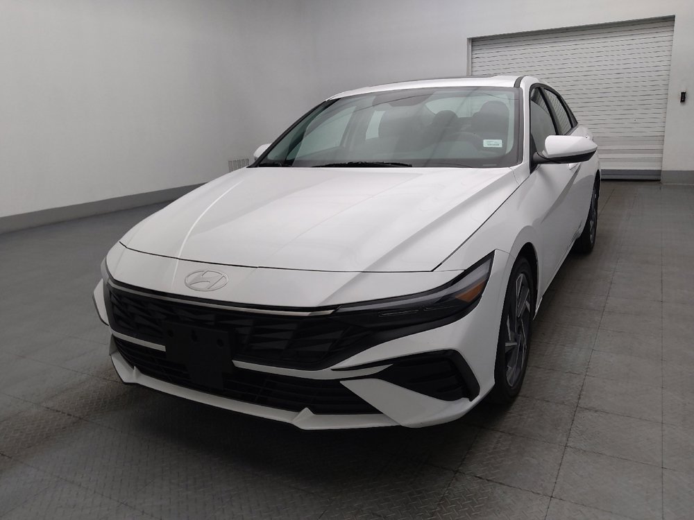 Used 2025 Hyundai Elantra SEL FWD image 15