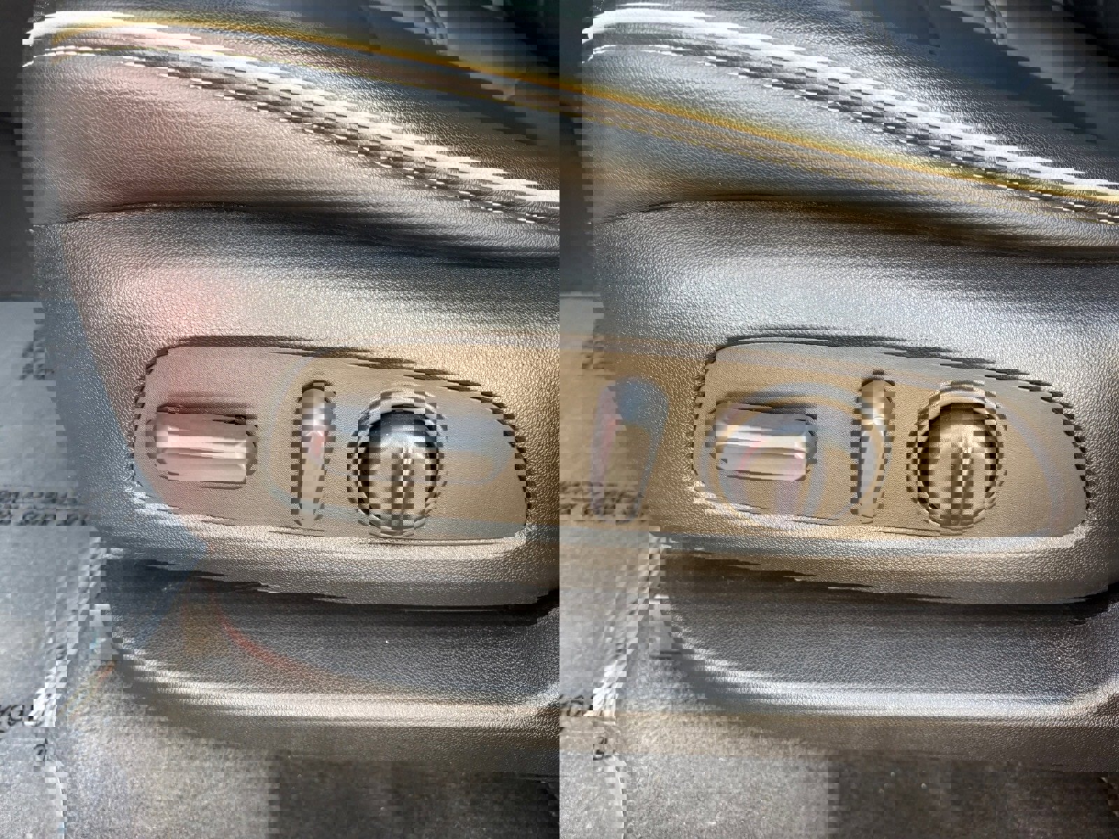 Used 2022 Chevrolet Traverse Premier w/ LPO, 'HIT The Road' Package image 33