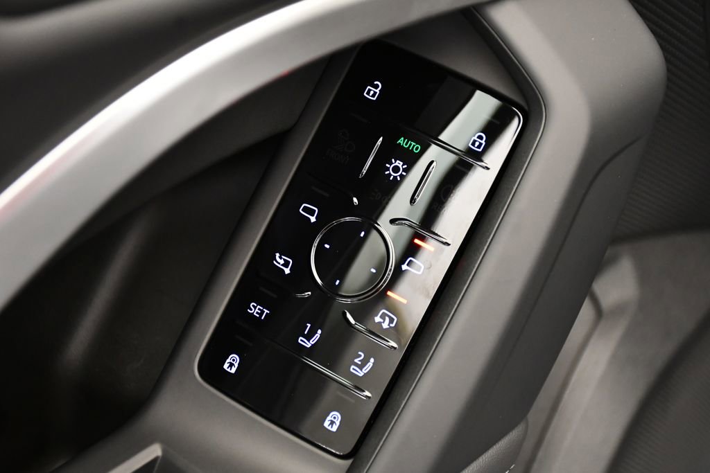 Used 2025 Audi Q5 Premium w/ Convenience Package image 33