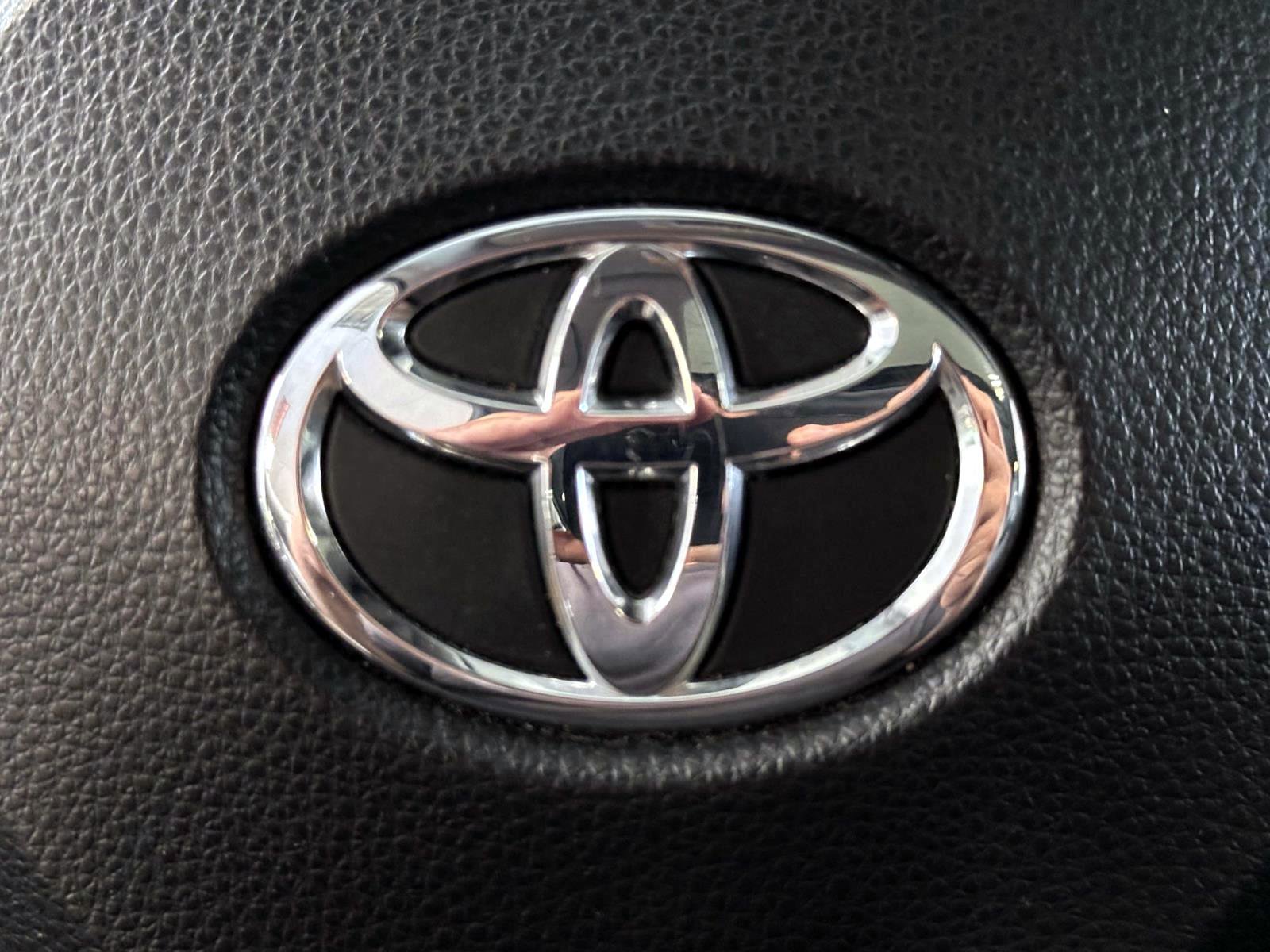 Used 2023 Toyota Corolla Cross XLE w/ Convenience Package AWD/4WD image 24