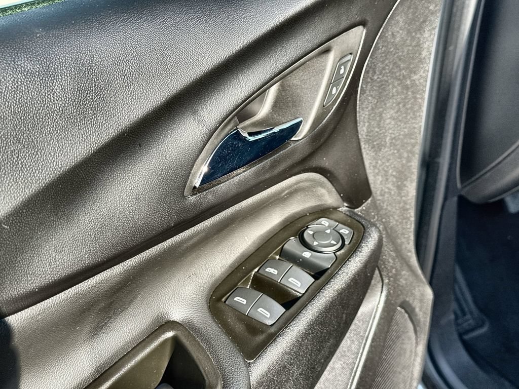 Used 2023 Chevrolet Equinox LT AWD/4WD image 13