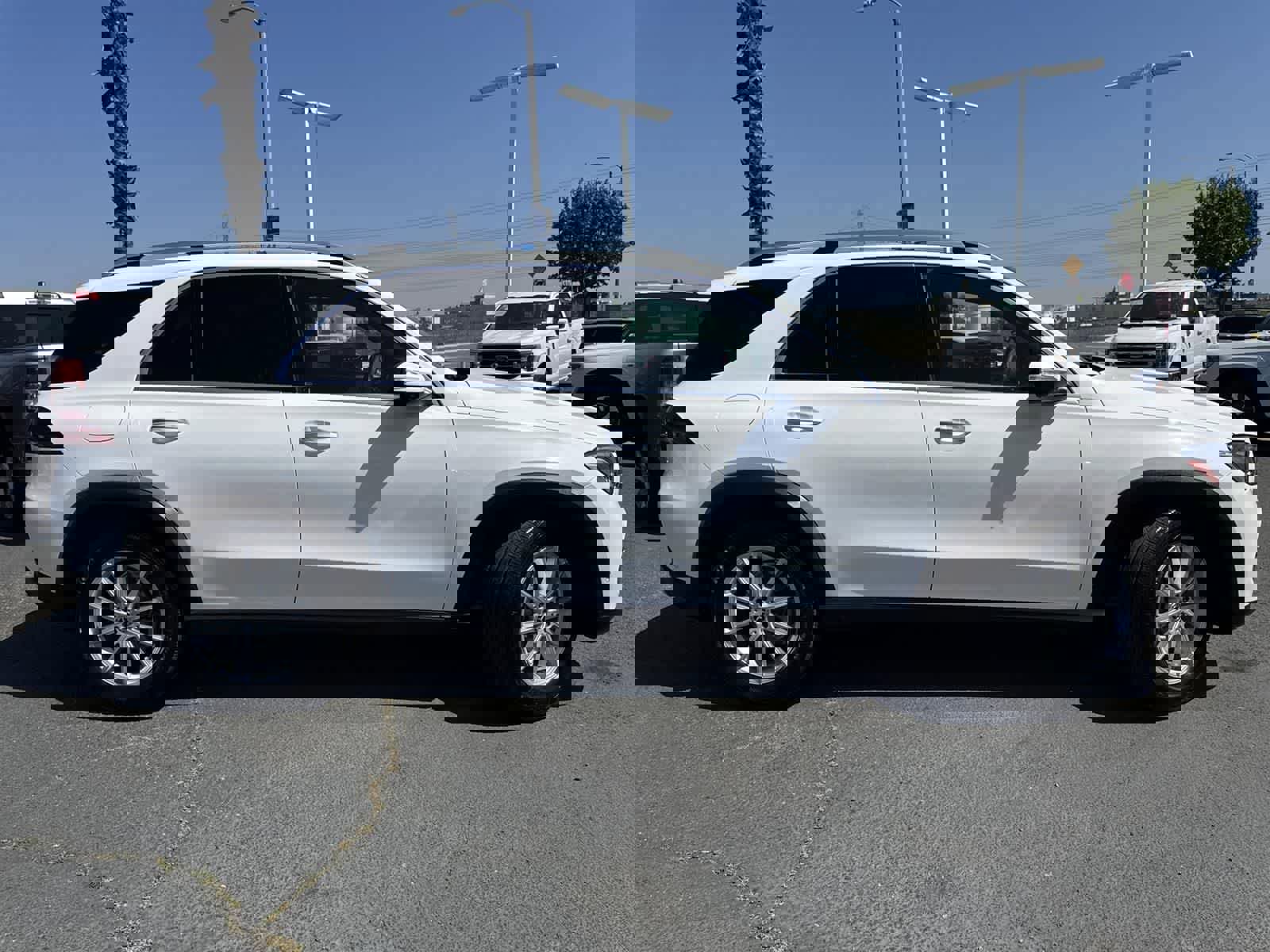 Used 2024 Mercedes-Benz GLE 350 4MATIC image 3