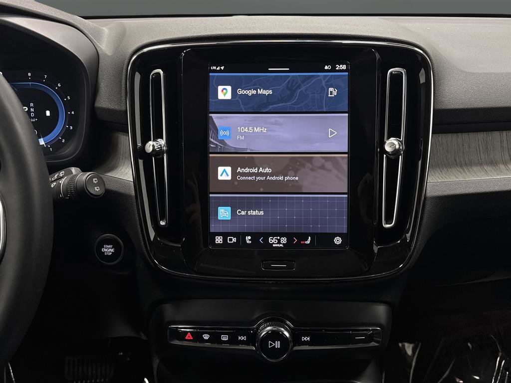 Used 2024 Volvo XC40 B5 Plus w/ Climate Package image 9