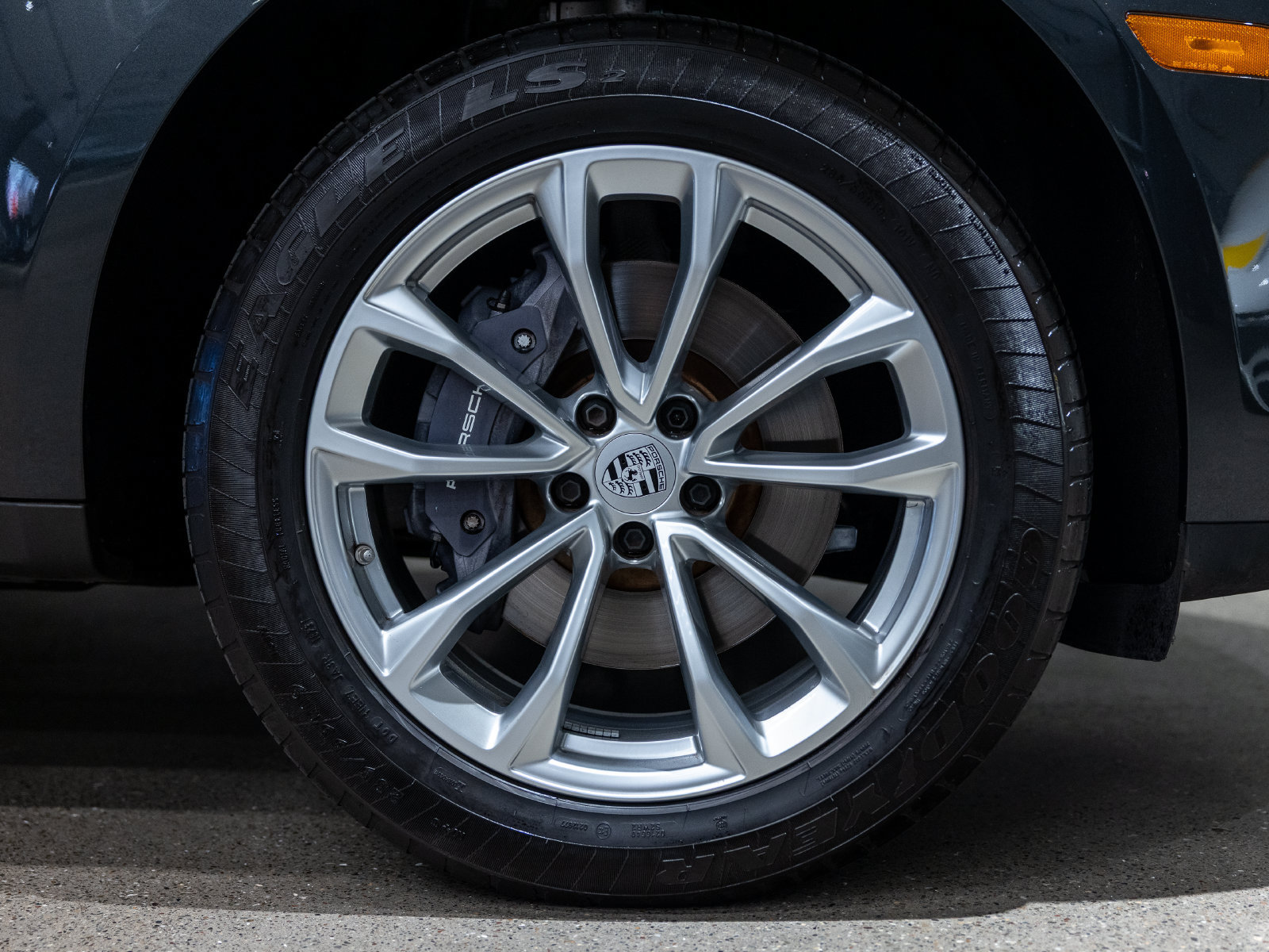 Certified 2023 Porsche Macan AWD/4WD image 20