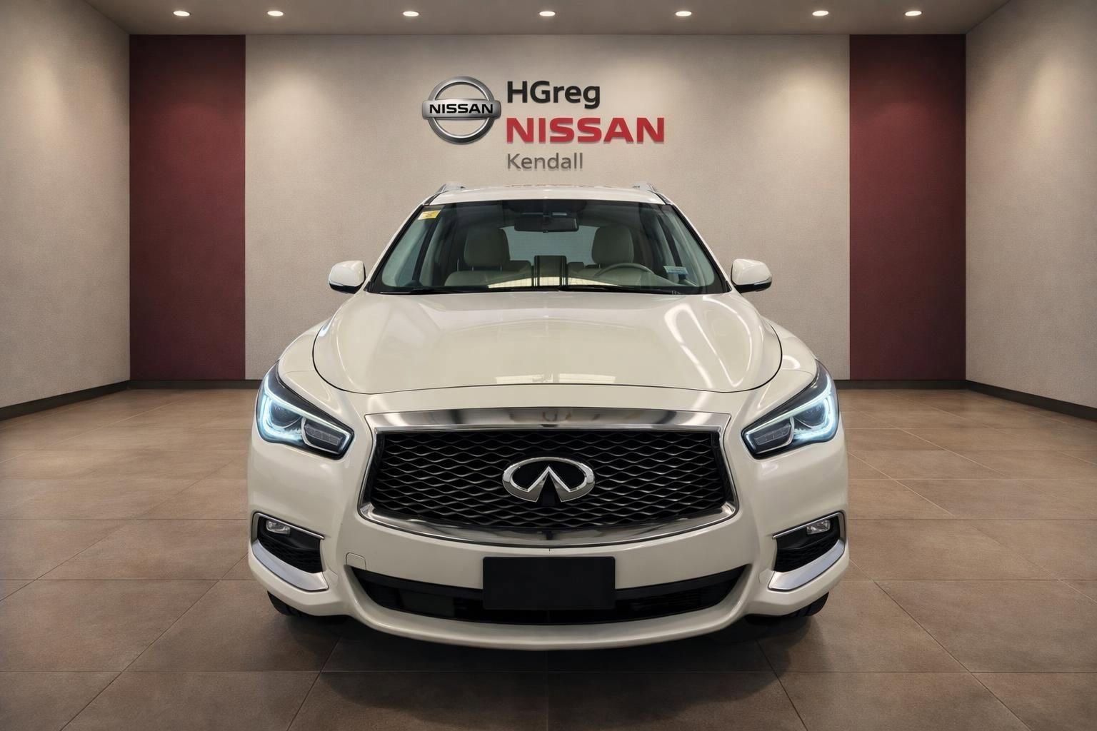 Used 2017 INFINITI QX60 Luxe w/ Premium Plus Package AWD/4WD image 3