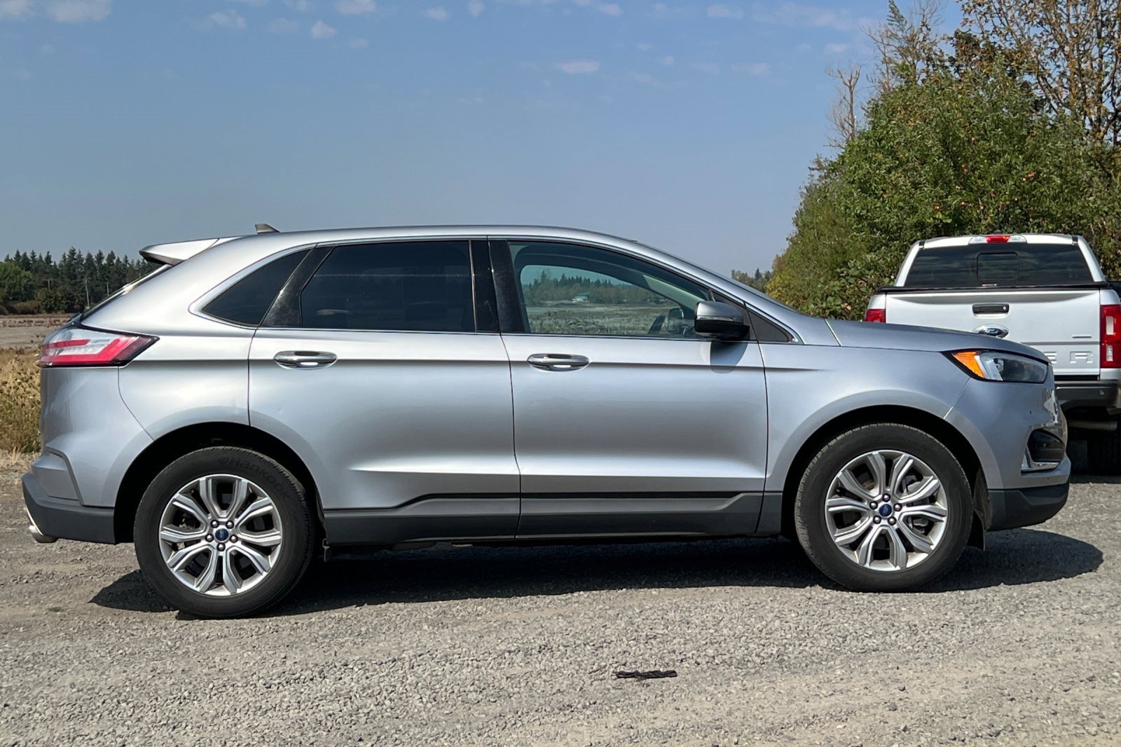 Used 2022 Ford Edge Titanium image 3