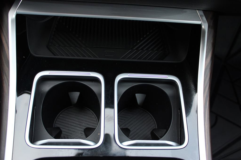 Used 2024 BMW i7 xDrive60 image 49