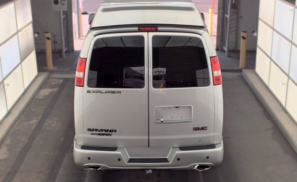 Used 2023 GMC Savana 2500 RWD image 6