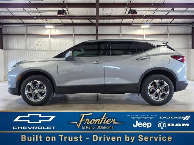 Used 2025 Chevrolet Blazer LT AWD/4WD image 1