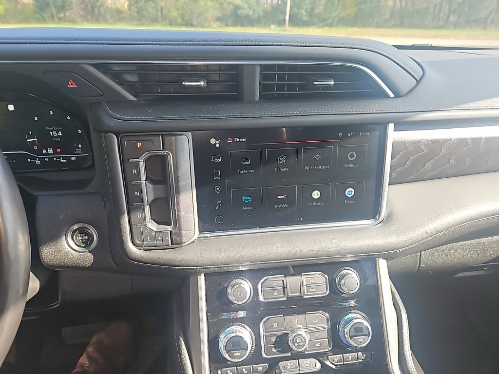 Used 2022 GMC Yukon Denali w/ Denali Premium Package image 18