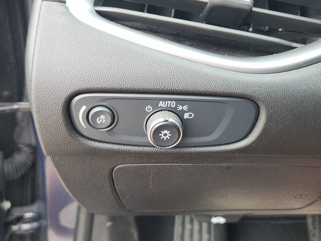 Used 2025 Chevrolet Malibu LT image 23