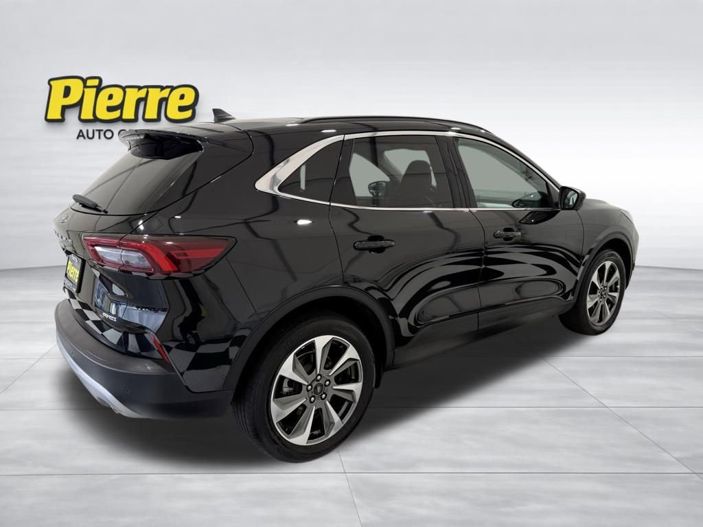 Used 2024 Ford Escape Platinum image 6
