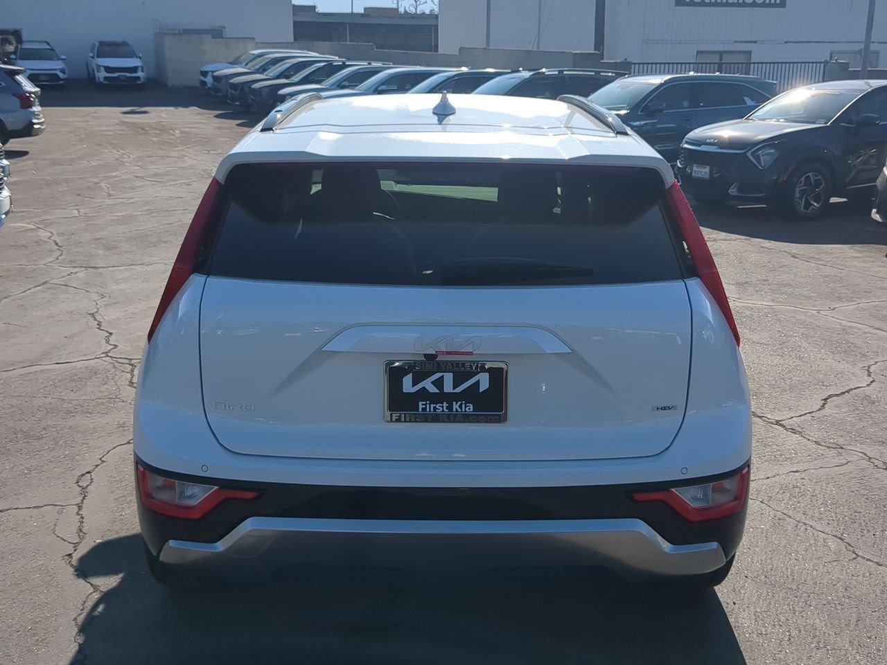 New 2025 Kia Niro EX Touring image 7