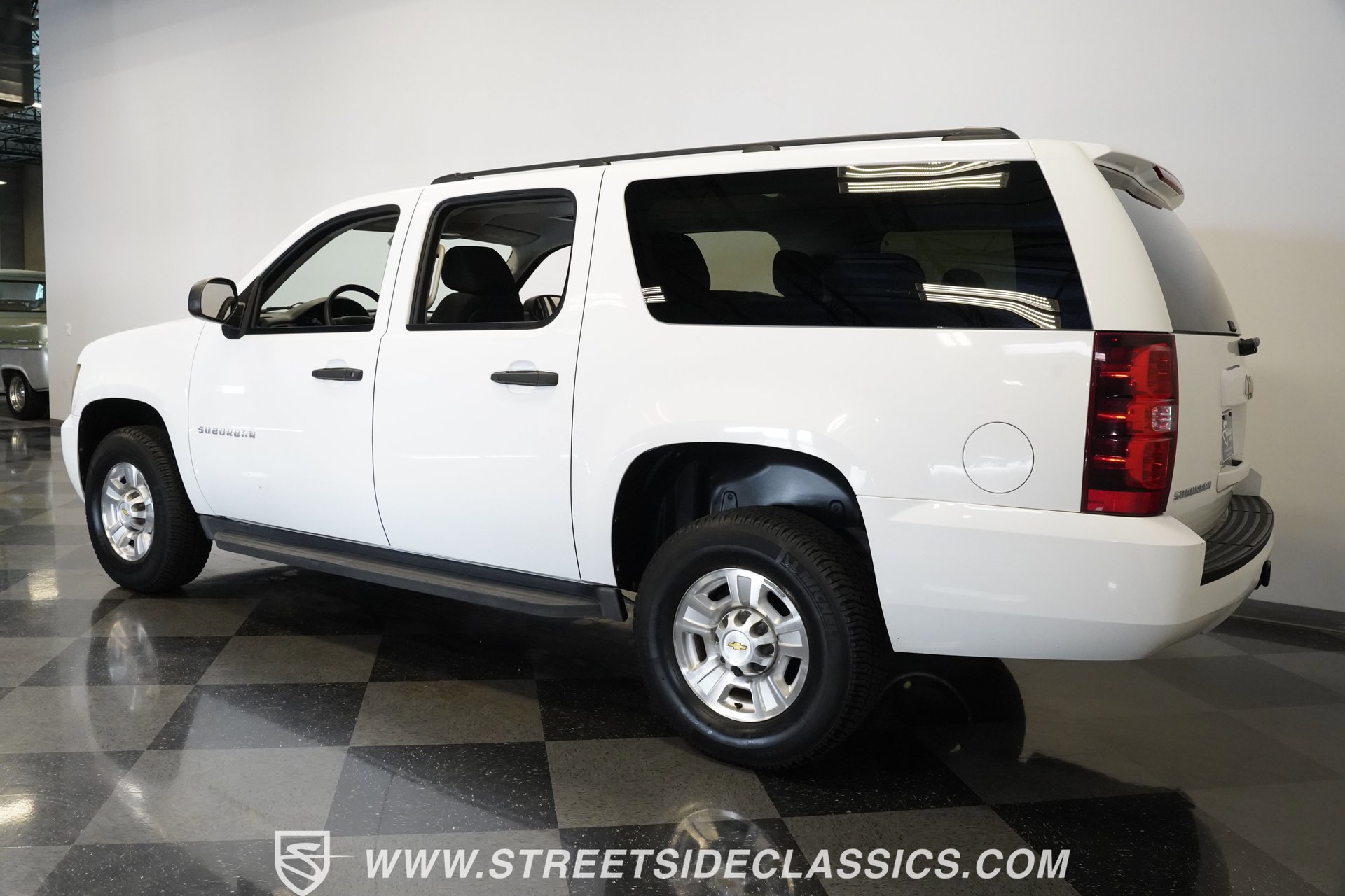 Used 2011 Chevrolet Suburban 2500 w/ Skid Plate Package image 11