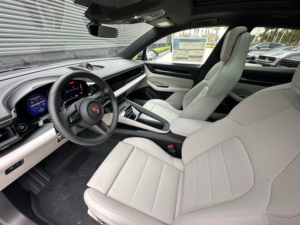 Used 2026 Porsche Macan Electric RWD image 4