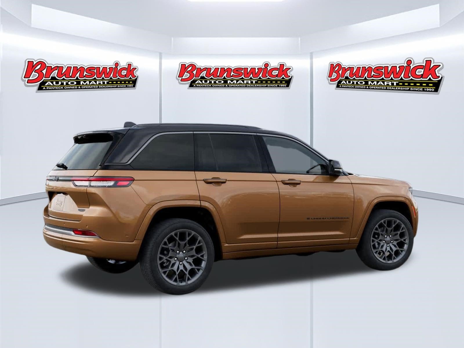 New 2026 Jeep Grand Cherokee Summit w/ Obsidian Package AWD/4WD image 4