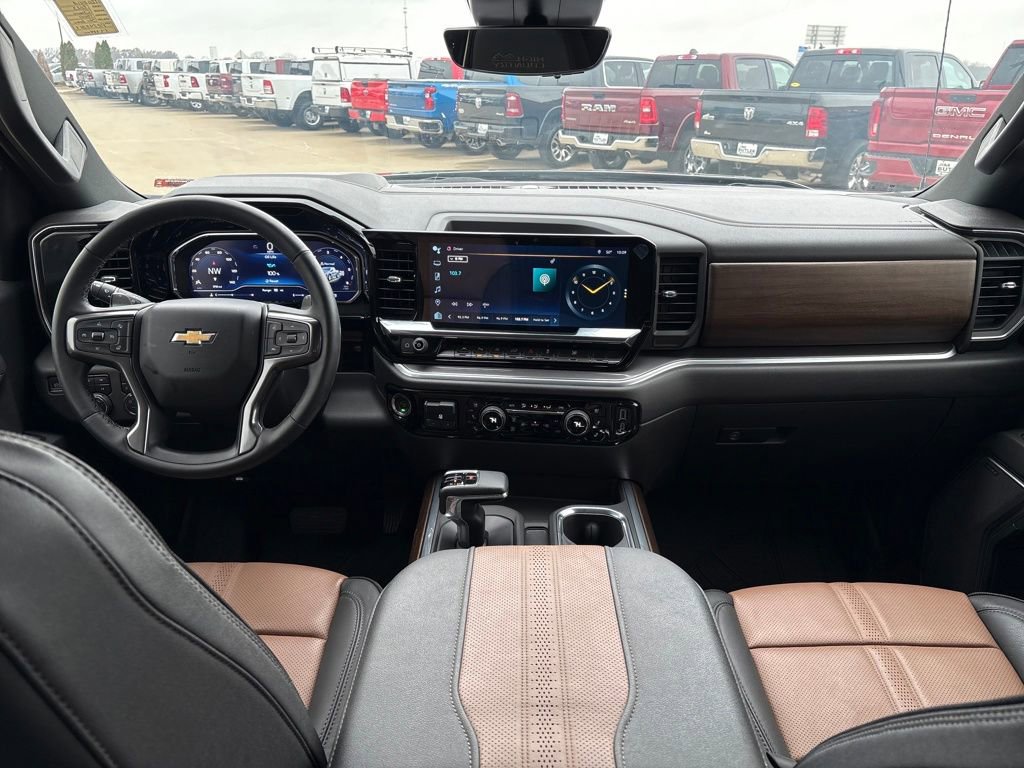 Used 2023 Chevrolet Silverado 1500 High Country w/ High Country Premium Package image 16