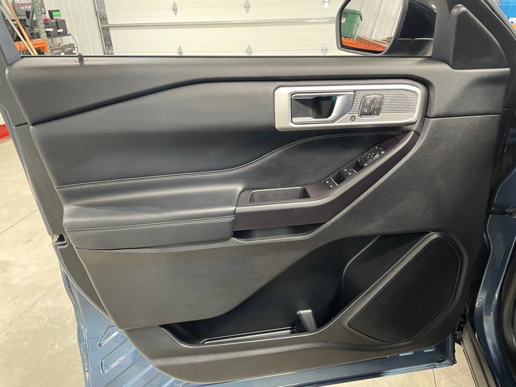 Used 2020 Ford Explorer Limited AWD/4WD image 13