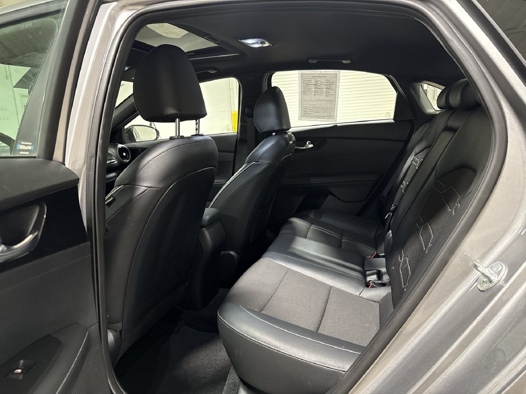 Used 2024 Kia Forte GT-Line w/ GT-Line Premium Package FWD image 24