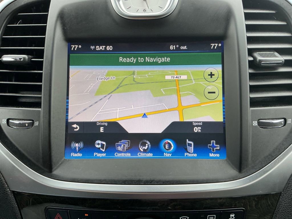 Used 2013 Chrysler 300 C w/ Light Group image 26