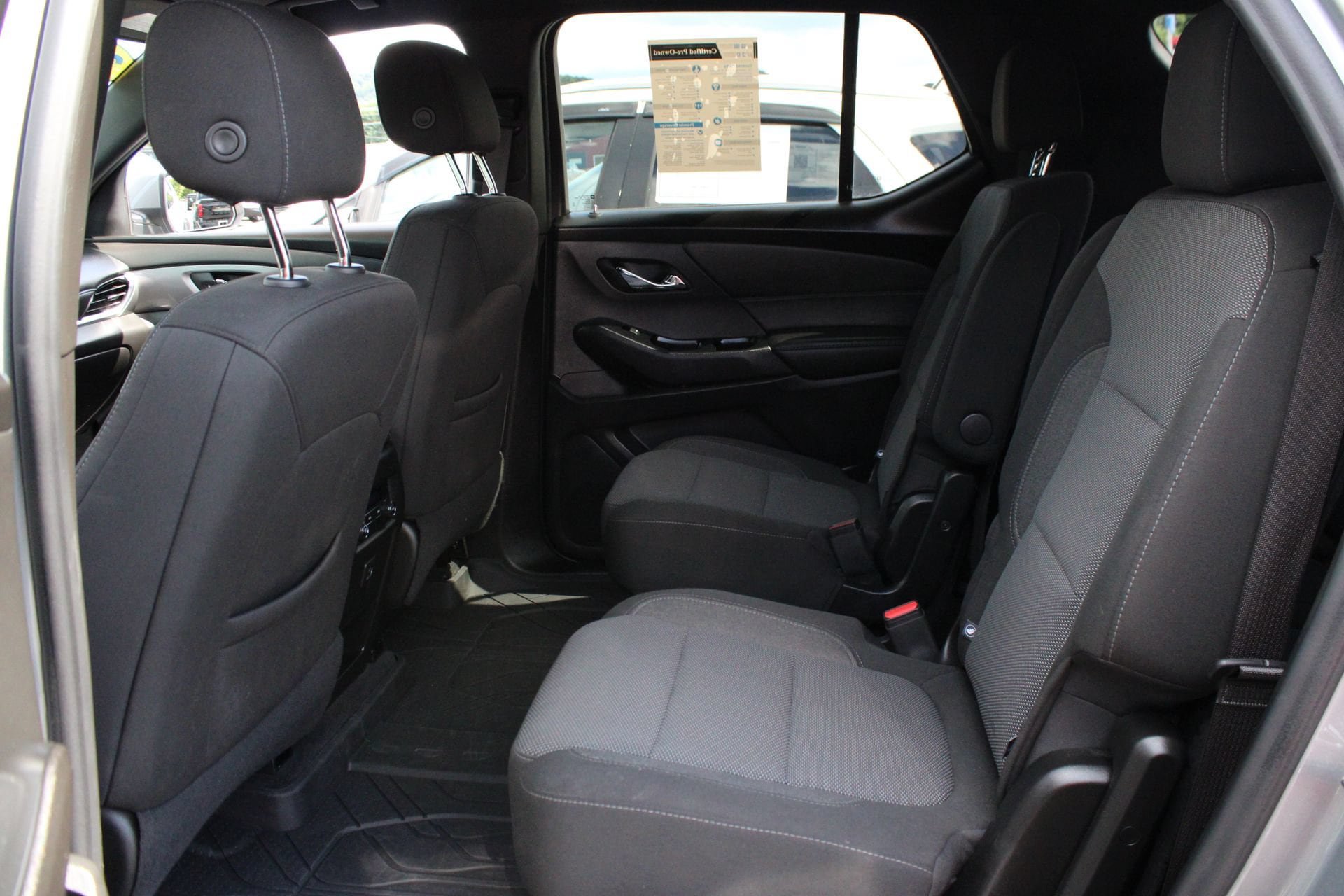 Used 2023 Chevrolet Traverse LT FWD image 18