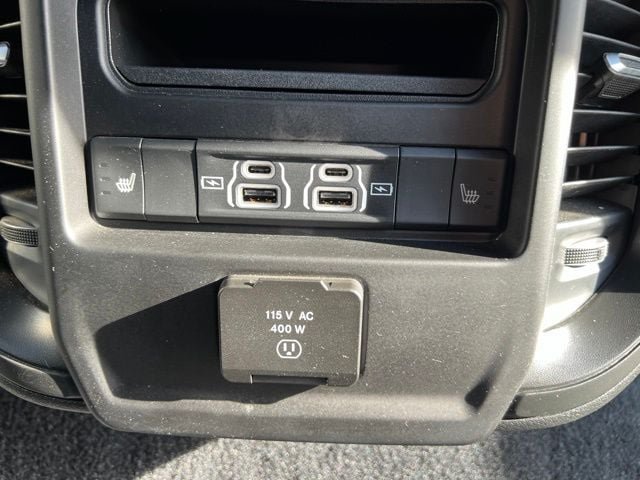 Used 2025 RAM 1500 Laramie AWD/4WD image 13