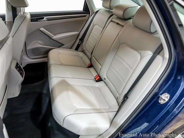 Used 2018 Volkswagen Passat 2.0T SE image 11