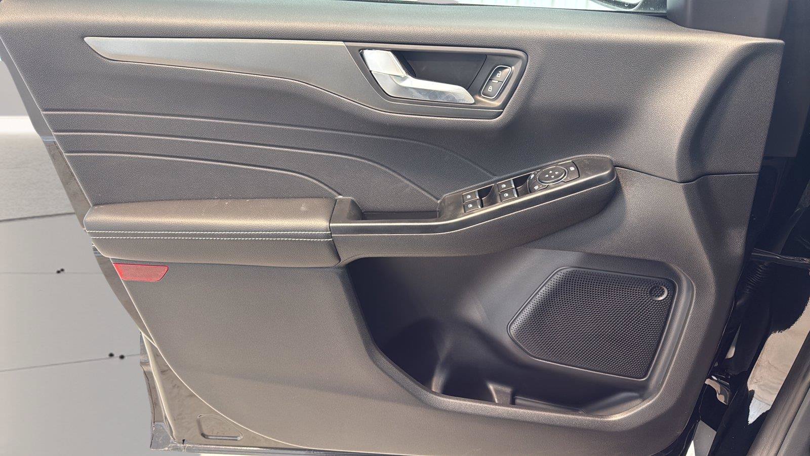 New 2025 Ford Escape SE FWD image 20