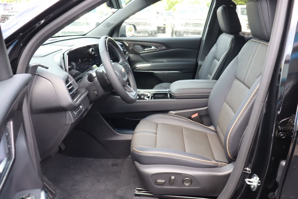 New 2026 Chevrolet Traverse High Country w/ LPO, Floor Liner Package AWD/4WD image 5